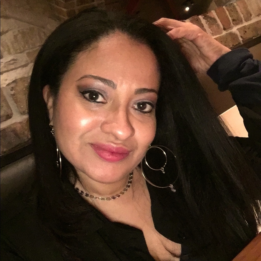 Meet your Posher, Cynthia